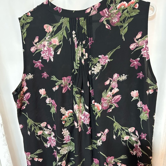 Denver Hayes 2xl Floral Sleeveless Top - Black and Pink- pleating and buttons - Picture 9 of 11